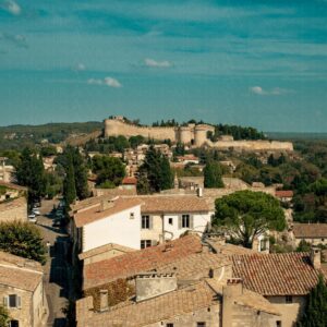 Vue panoramique sur Villeneuve-lès-Avignon et le Fort Saint-André
