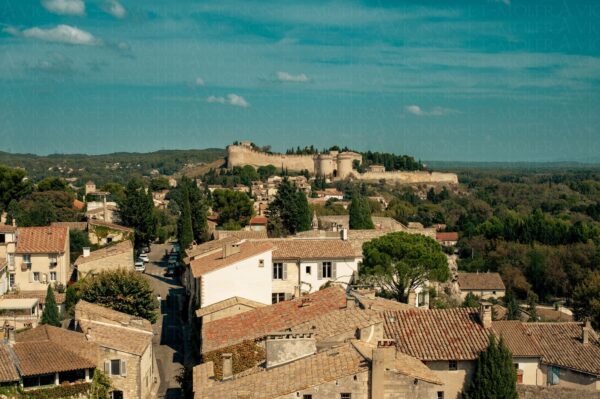 Vue panoramique sur Villeneuve-lès-Avignon et le Fort Saint-André