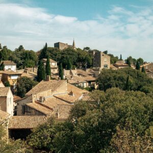 Vue panoramique sur le vieux village des Angles